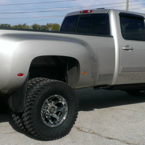2008 Chevy 3500 Hankook dually tires